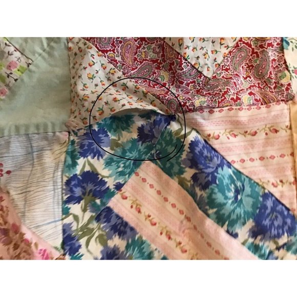 Vintage 5” Square Hand-sewn Quilt with Floral Back 67” X 77” - Picture 8 of 10